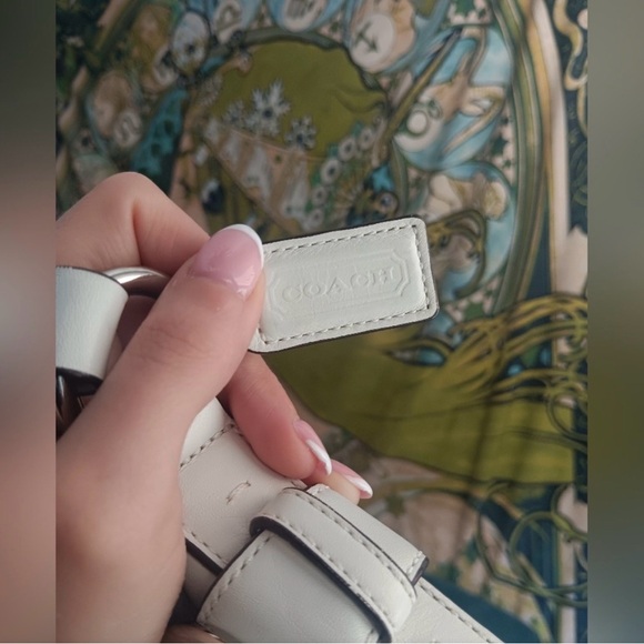 Coach Cream Shoulder Bag - Picture 3 of 9